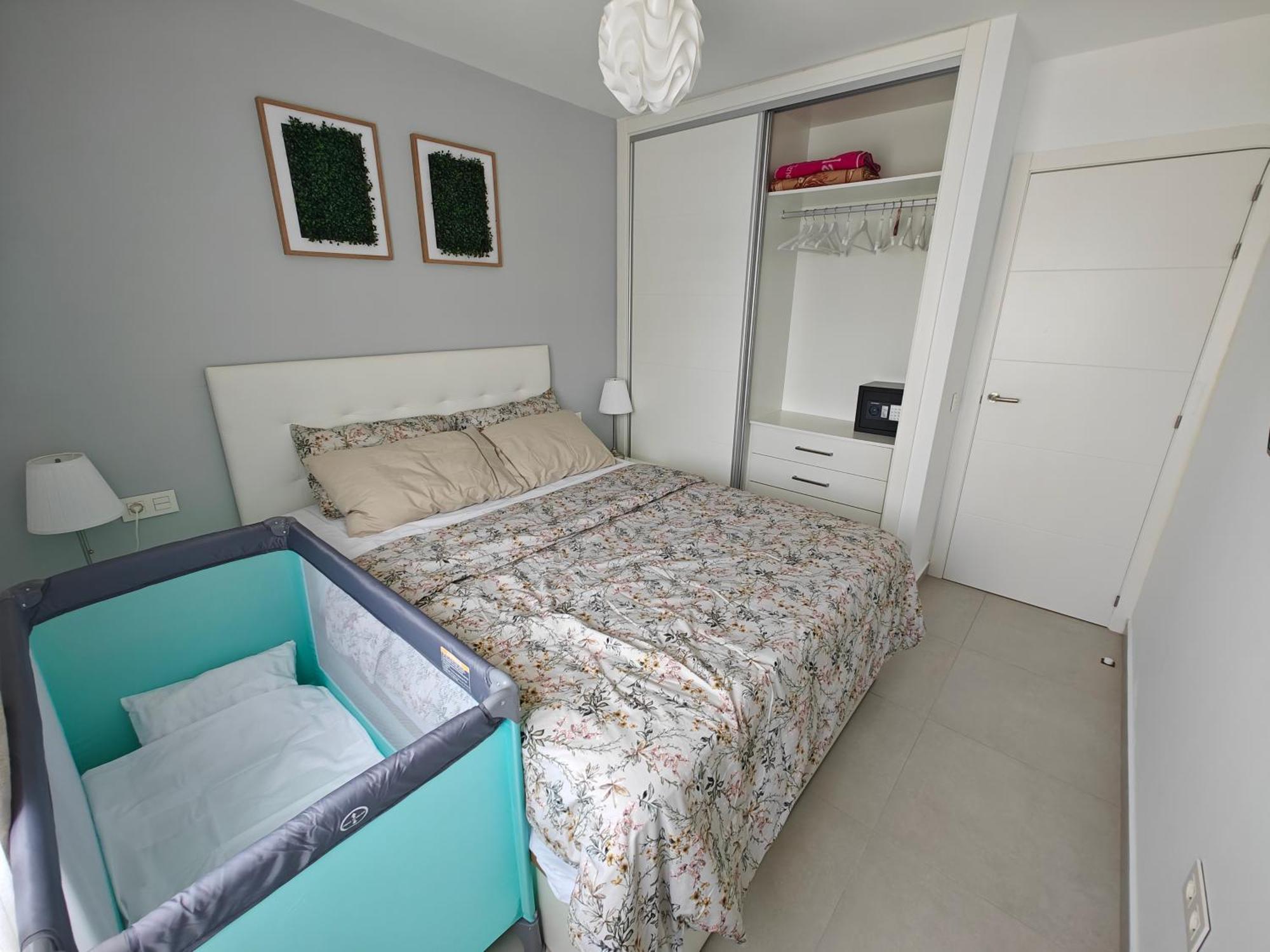 Sun Apartment - 3 Bedrooms, Priv Parking, Pool, Ac, Tv Channels, Fibre Net Los Cristianos  Bagian luar foto