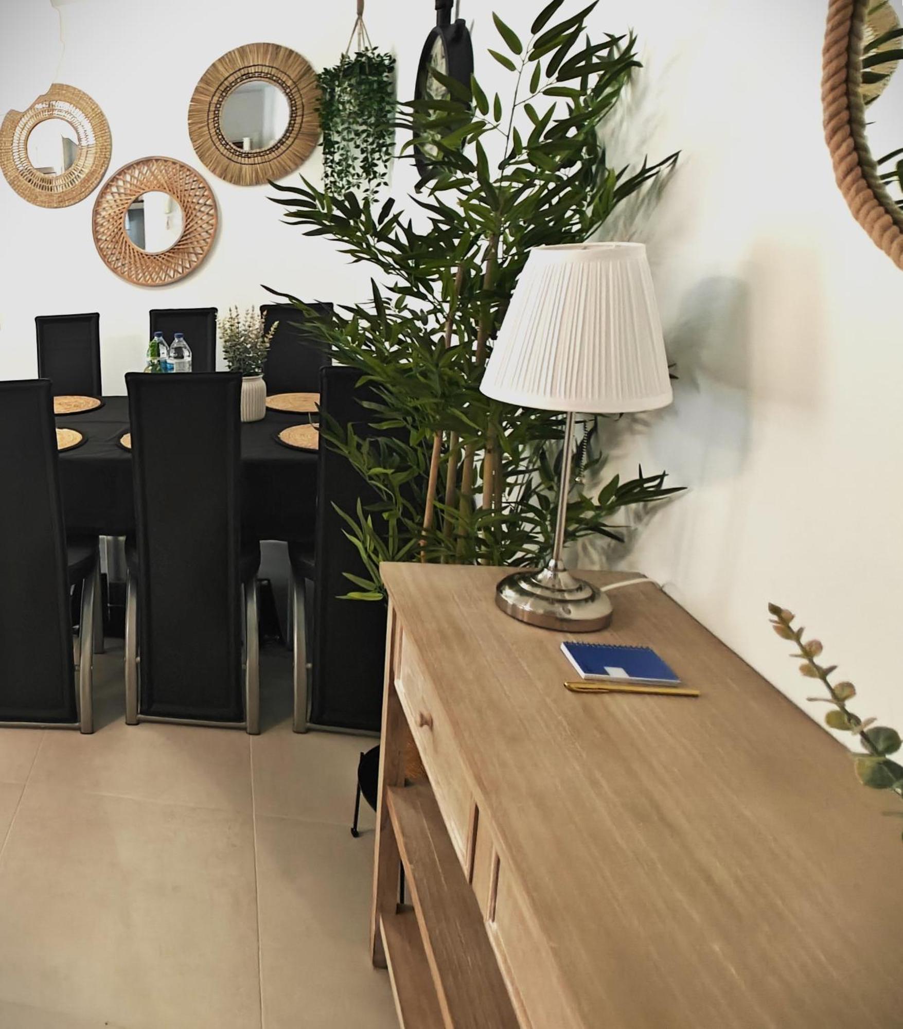 Sun Apartment - 3 Bedrooms, Priv Parking, Pool, Ac, Tv Channels, Fibre Net Los Cristianos  Bagian luar foto